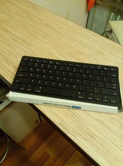 Лот: 7316464. Фото: 1. bluetooth клавиатура, идеальное... Клавиатуры для ноутбуков