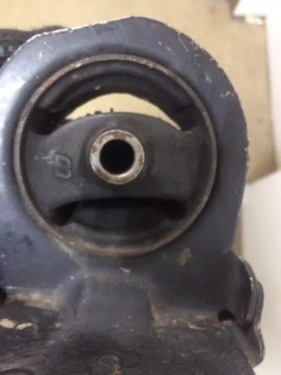 Лот: 21420284. Фото: 1. подушка двигателя Mitsubishi Legnum... Двигатель и элементы двигателя