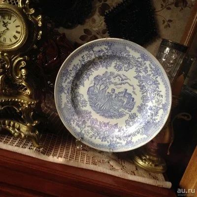 Лот: 9825074. Фото: 1. Декоративная коллекционная фаянсовая... Фарфор, керамика