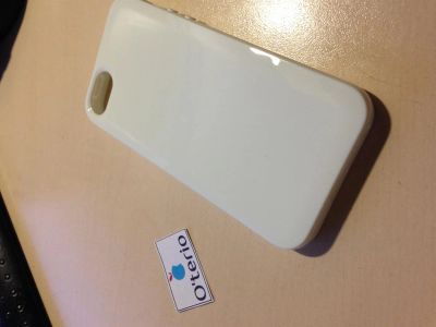 Лот: 3770479. Фото: 1. Белый силиконовый чехол для iPhone... Чехлы, бамперы