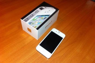 Лот: 4588928. Фото: 1. Iphone 4 8gb. Смартфоны
