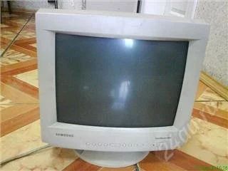 Лот: 75974. Фото: 1. Монитор ЭЛТ 14" Samsung 400b -... ЭЛТ-мониторы