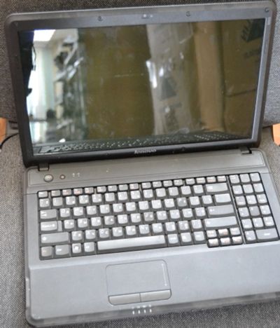 Лот: 19215811. Фото: 1. Ноутбук Lenovo G555. Ноутбуки