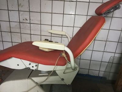 Лот: 13353245. Фото: 1. Кресло, стул стоматологический. Массажные столы и кресла