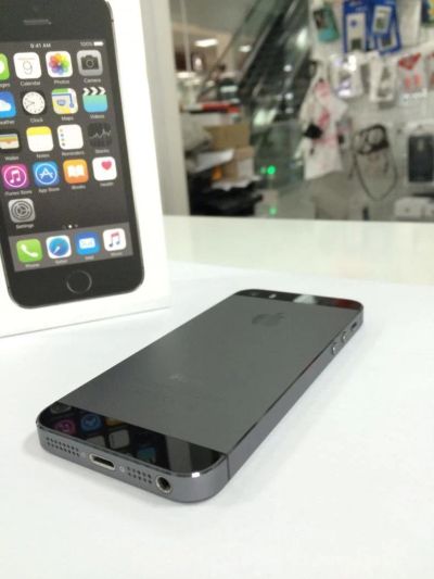 Лот: 9450730. Фото: 1. Iphone 5S 16gb Space Gray Оригинал... Смартфоны