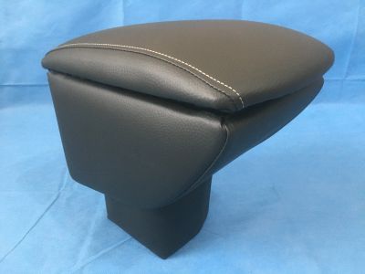 Лот: 17525912. Фото: 1. Подлокотник Chevrolet Niva 2009г-... Салон