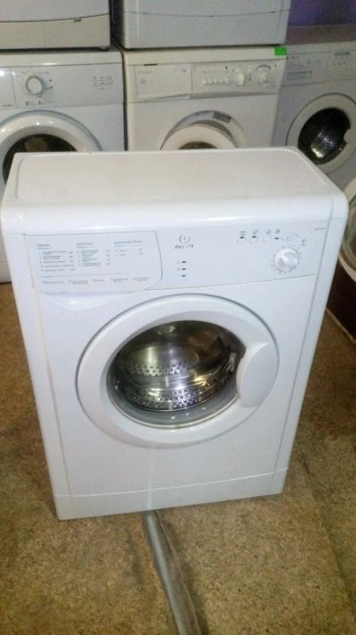 Лот: 6131076. Фото: 1. Стиральная машина Indesit WUN... Стиральные машины