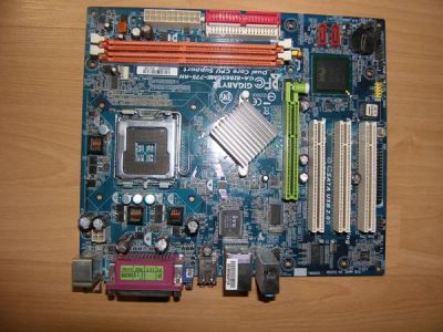 Лот: 3367529. Фото: 1. Gigabyte GA-8I865GME 775 RH (65... Материнские платы