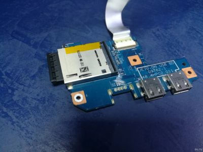 Лот: 17744166. Фото: 1. б\у Плата с USB разъемами с картридером... Платы расширения, контроллеры, доп. порты