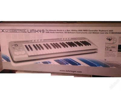 Лот: 122744. Фото: 1. Миди клавиатура Behringer umx49... Клавишные