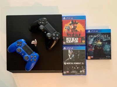 Лот: 16641016. Фото: 1. Sony PlayStation 4 Pro + 2 геймпада... Игровые приставки, консоли