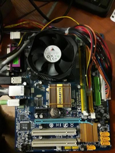 Лот: 7602095. Фото: 1. gigabyte GA-g31M-ES2C снята с... Материнские платы