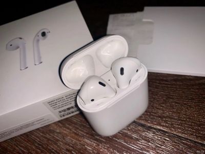 Лот: 18554749. Фото: 1. Airpods 1 Оригинал. Наушники, гарнитуры