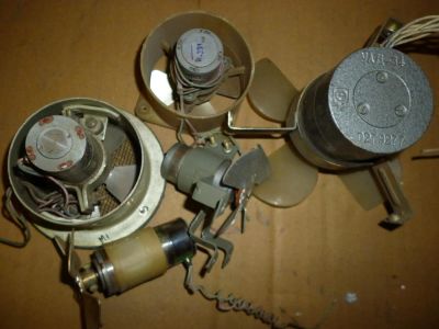 Лот: 9756680. Фото: 1. Кучка движков. Электродвигатели, микромоторы