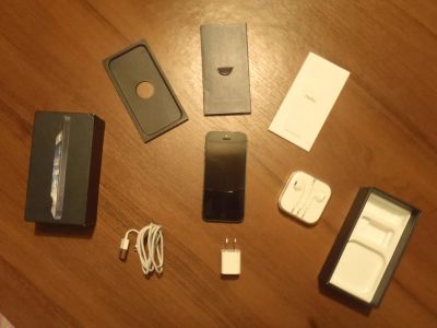 Лот: 4765389. Фото: 1. iPhone 5, 16 gb, black. Смартфоны