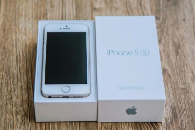 Лот: 11537979. Фото: 1. iPhone 5s 16Gb gold с рубля!. Смартфоны