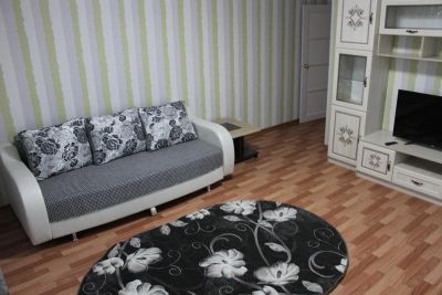 Лот: 10265903. Фото: 1. Посуточно! 2-х комнатная квартира. Квартиры, гостиницы