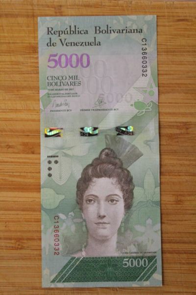 Лот: 21326505. Фото: 1. Венесуэла 5000 боливаров 2017... Америка