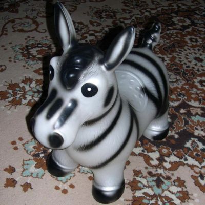 Лот: 8654570. Фото: 1. Игрушки прыгуны (зебра). Развивающие