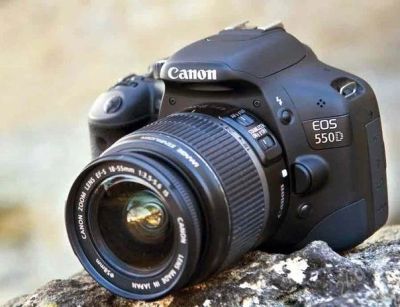 Лот: 1807153. Фото: 1. canon 550d kit 18-55 дёшево... Цифровые зеркальные