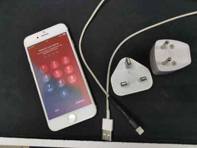 Лот: 16959721. Фото: 1. IPhone 7 золотой на 32. Смартфоны