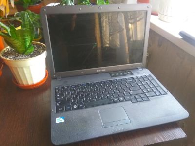 Лот: 17149707. Фото: 1. Ноутбук Samsung R528. Ноутбуки