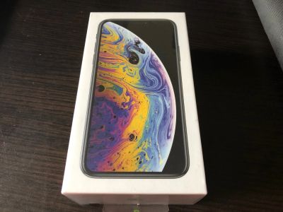 Лот: 14150067. Фото: 1. 64GB iPhone Xs Silver новый запечатанный... Смартфоны