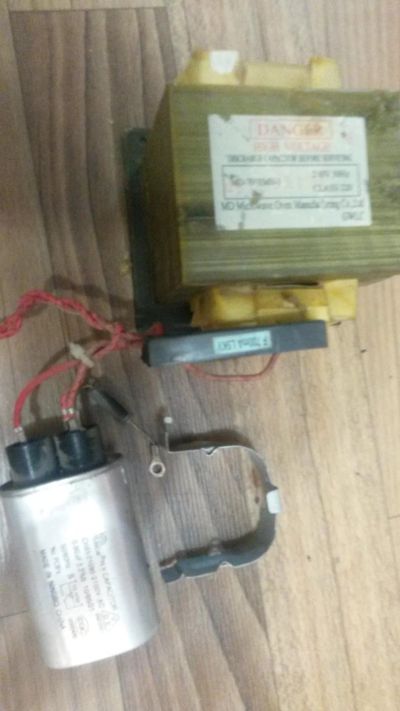 Лот: 6492513. Фото: 1. Конденсатор и трансформатор от... Запчасти для остальной бытовой техники