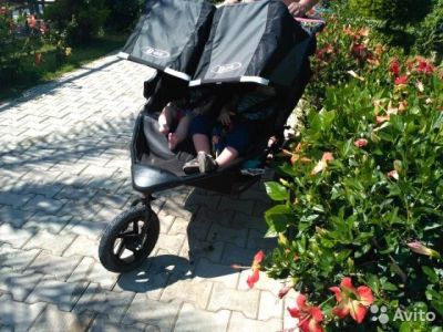 Лот: 10456111. Фото: 1. Коляска для двойни или погодок... Коляски