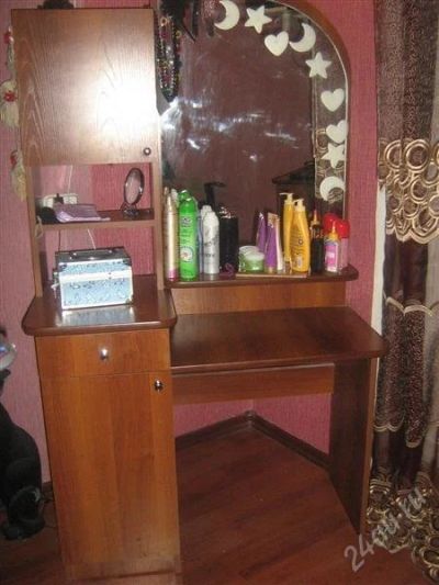 Лот: 2569187. Фото: 1. Туалетный столик "Орех". Диваны