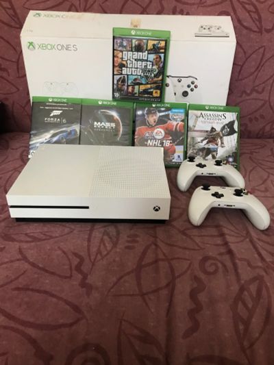 Лот: 17265351. Фото: 1. Xbox one s 1tb. Игровые приставки, консоли