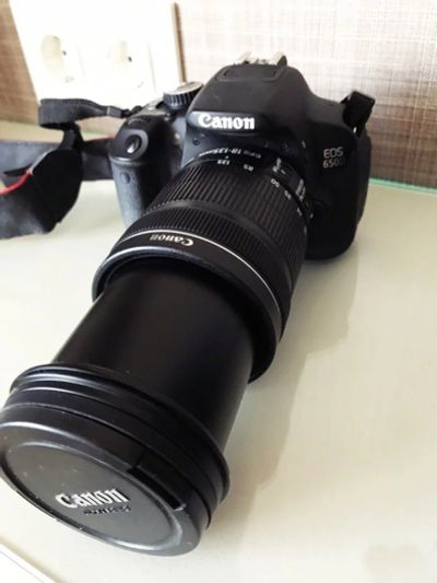 Лот: 10465922. Фото: 1. Фотоаппарат Canon EOS 650D + Объектив... Цифровые зеркальные