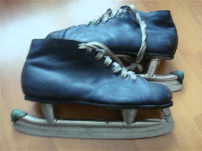 Лот: 926228. Фото: 1. Коньки 38 р. Коньки