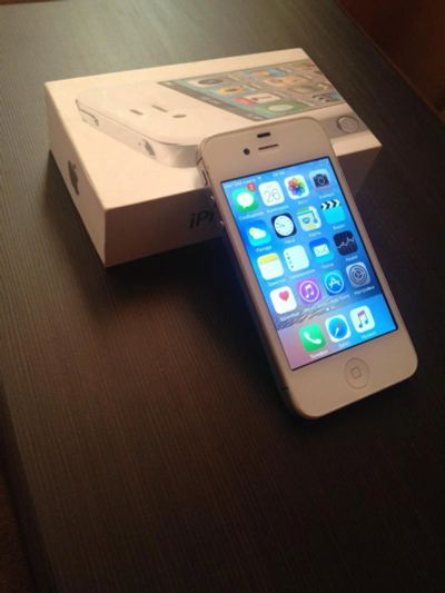 Лот: 6686441. Фото: 1. Iphone 4s 16 gb белый. Смартфоны