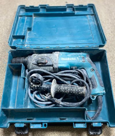 Лот: 20336710. Фото: 1. Перфоратор Makita HR2470, 780... Электроинструмент