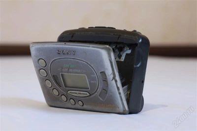 Лот: 1575230. Фото: 1. Кассетный плеер Sony-1. Плееры