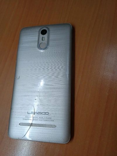 Лот: 18608343. Фото: 1. Смартфон Leagoo m8 ( состояние... Микросхемы и платы
