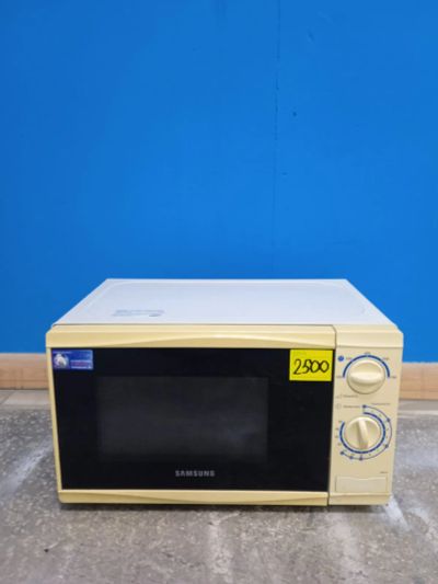 Лот: 20012950. Фото: 1. Микроволновая печь Samsung MW61FR... Микроволновки, мини-печи