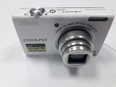 Лот: 15306335. Фото: 1. Фотоаппарат Nikon Coopix S6200. Цифровые компактные