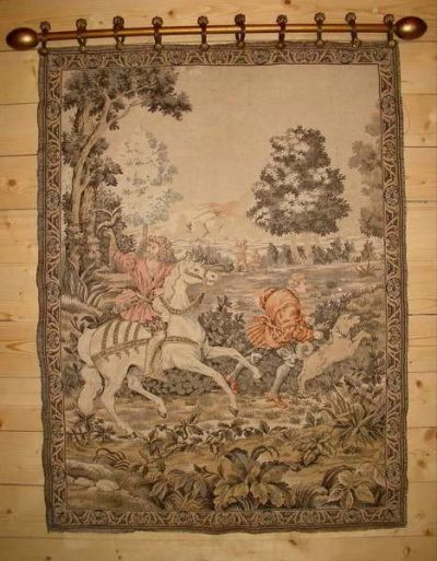 Лот: 11193004. Фото: 1. Гобелен старинный на карнизе... Картины, гравюры