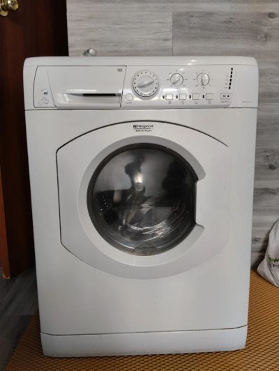 Лот: 25716439. Фото: 1. Стиральная машина Hotpoint Ariston. Стиральные машины