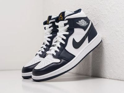 Лот: 19839811. Фото: 1. Кроссовки Nike Air Jordan 1 Mid. Кеды, кроссовки, слипоны