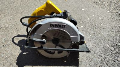 Лот: 25394548. Фото: 1. Пила дисковая DeWalt DWE550. Электроинструмент