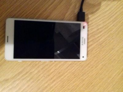Лот: 11759444. Фото: 1. Sony z3. Кнопочные мобильные телефоны