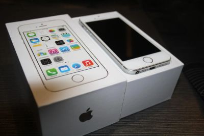 Лот: 7964407. Фото: 1. Iphone 5s 16gb (Silver; 4G LTE... Смартфоны