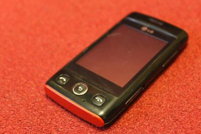 Лот: 4658127. Фото: 1. LG T300. Смартфоны