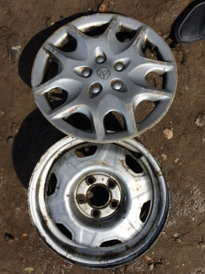 Лот: 10248770. Фото: 1. Оригинальная штамповка Toyota. Шины на дисках