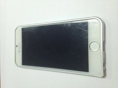 Лот: 4631646. Фото: 1. Бампер металлический на iPhone... Чехлы, бамперы
