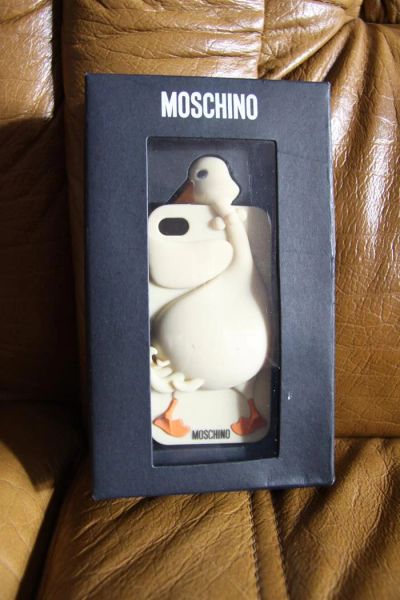 Лот: 3246647. Фото: 1. чехол для 4 айфона moschino лебедь. Чехлы, бамперы