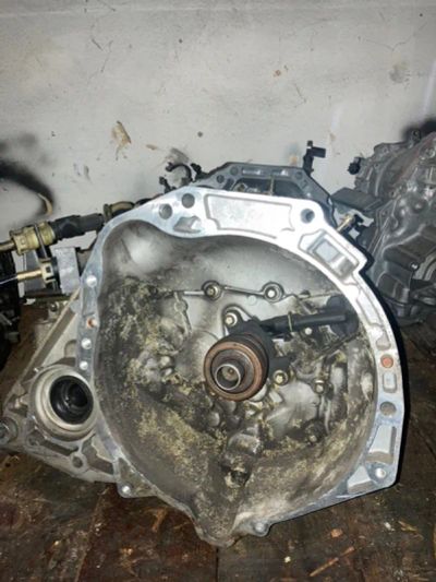 Лот: 21419751. Фото: 1. МКПП Nissan March K12. Двигатель и элементы двигателя